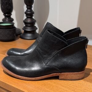 Kork-Ease Black Leather Ankle Boots Size 8.5